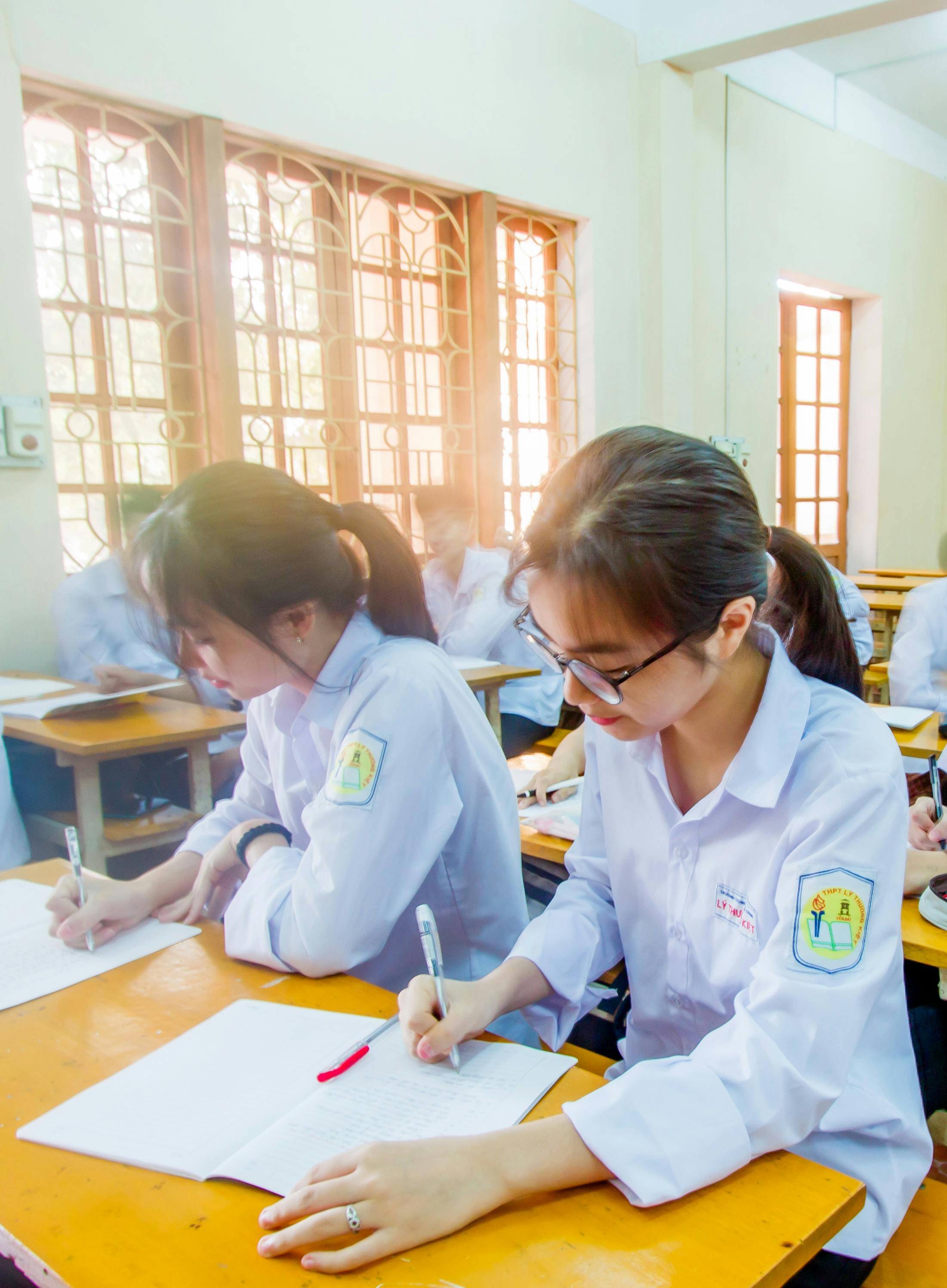 Học sinh đang học tập trong lớp