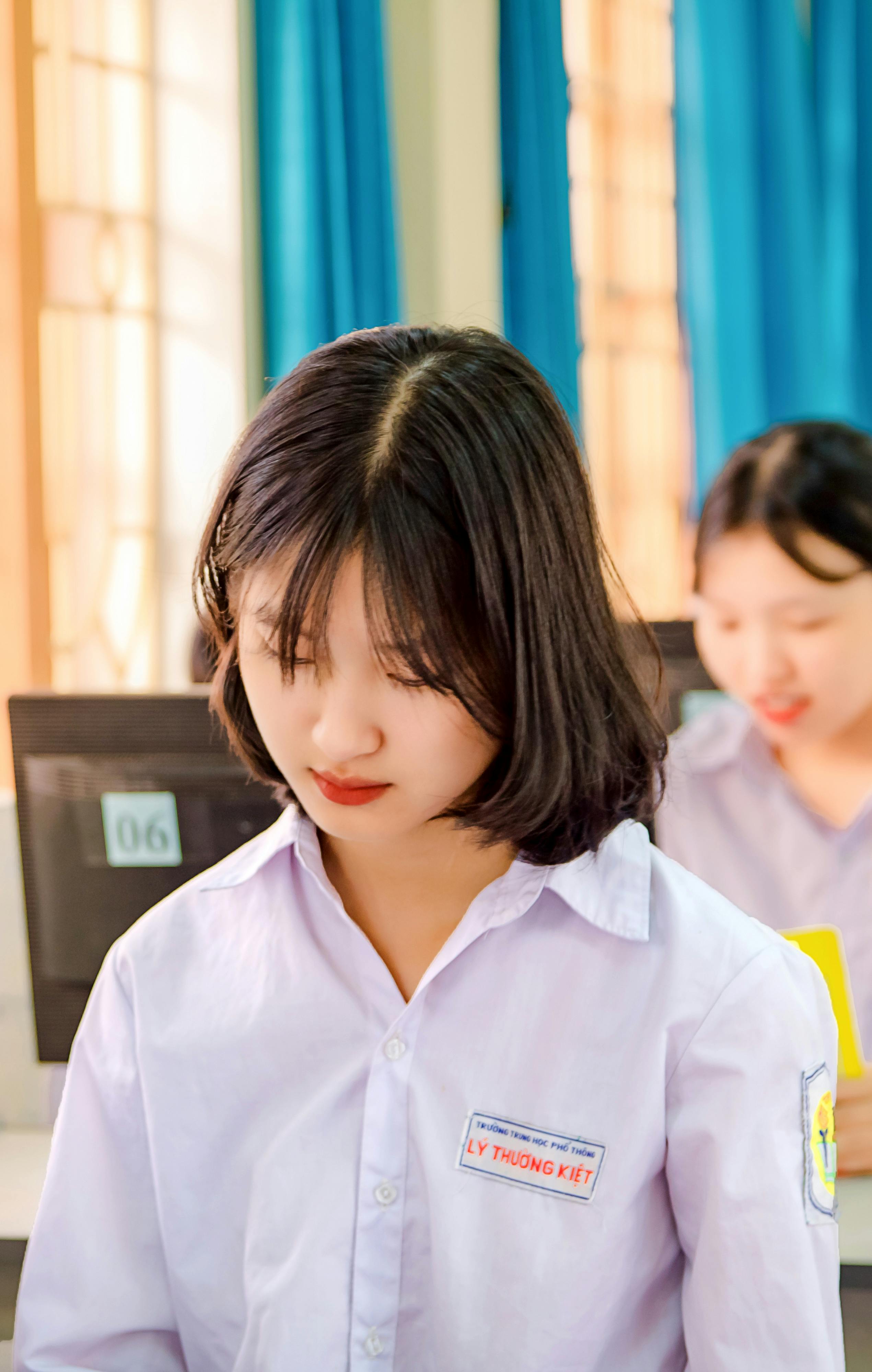 Học sinh THPT chăm chỉ